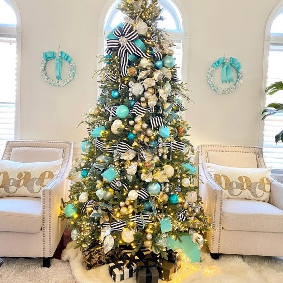 Pottery Barn Winter Peace Lumbar Pillow Cover - Picture 5 of 7